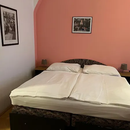 Apartment U Vejvodu Prague