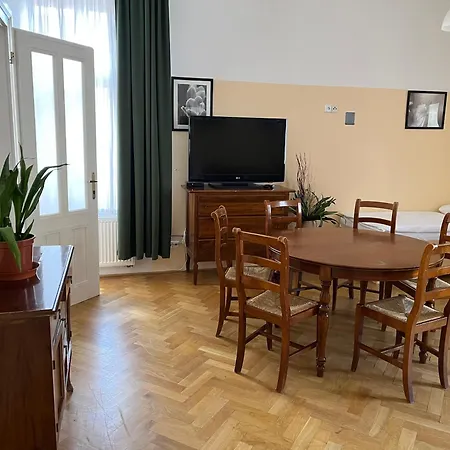 Apartment U Vejvodu Prague