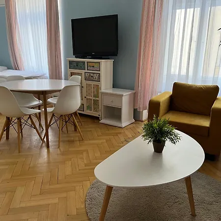 U Vejvodů * Praha